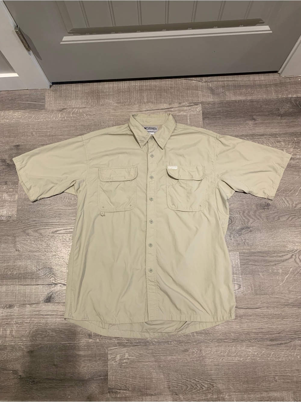 Columbia Men's Short Sleeve Button-Down Shirt - Light Beige